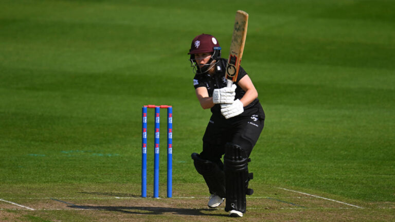 Learoyd, Luff make light work of depleted Warwickshire in Blast win
